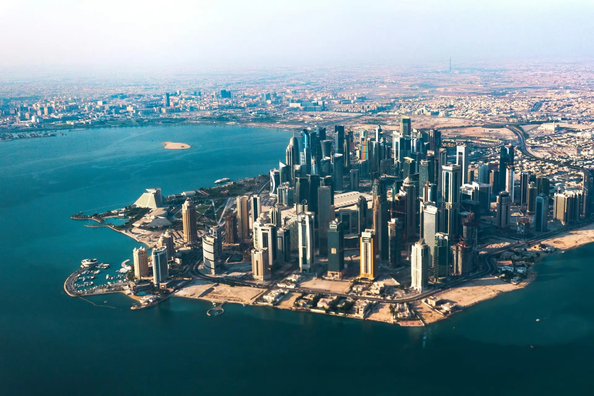 Qatar Luxus-Erlebnisse - Wüste, Meer & Skyline